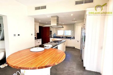 Villa zur Miete in Al Hamra Village, Ras Al Khaimah, VAE 5 Schlafzimmer, 626.5 m2 Nr. 588394 - Foto 7