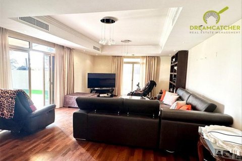Villa zur Miete in Al Hamra Village, Ras Al Khaimah, VAE 5 Schlafzimmer, 626.5 m2 Nr. 588394 - Foto 18