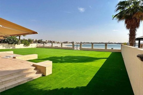 Villa zur Miete in Al Hamra Village, Ras Al Khaimah, VAE 5 Schlafzimmer, 626.5 m2 Nr. 588394 - Foto 1