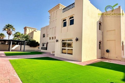 Villa zur Miete in Al Hamra Village, Ras Al Khaimah, VAE 5 Schlafzimmer, 626.5 m2 Nr. 588394 - Foto 21