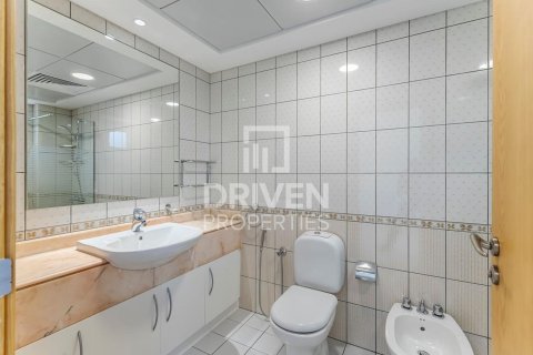Vilă de închiriat în Umm Suqeim, Dubai, EAU 5 dormitoare, 409 mp.  №655285 - poză 7