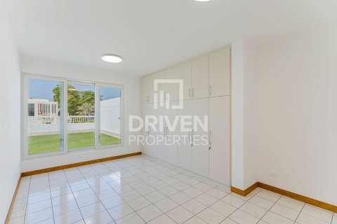 Umm Suqeim, Dubai, UAE의 임대용 빌라 침실 5개, 409제곱미터 번호 655285 - 사진 25