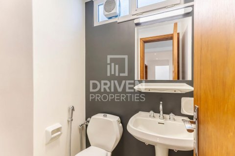 Vilă de închiriat în Umm Suqeim, Dubai, EAU 5 dormitoare, 409 mp.  №655285 - poză 6