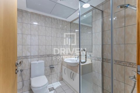 Vilă de închiriat în Umm Suqeim, Dubai, EAU 5 dormitoare, 409 mp.  №655285 - poză 8