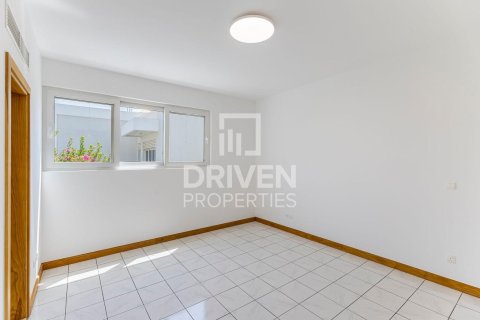 Umm Suqeim, Dubai, UAE의 임대용 빌라 침실 5개, 409제곱미터 번호 655285 - 사진 24