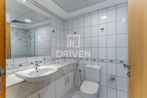 Vilă de închiriat în Umm Suqeim, Dubai, EAU 5 dormitoare, 409 mp.  №655285 - poză 9