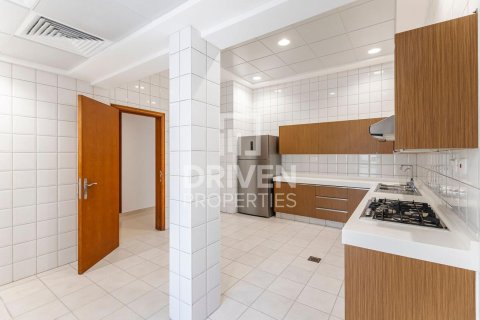 Umm Suqeim, Dubai, UAE의 임대용 빌라 침실 5개, 409제곱미터 번호 655285 - 사진 22