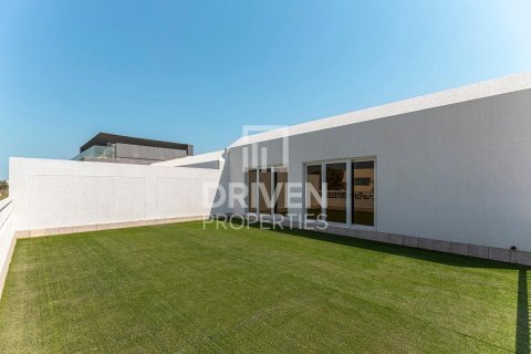 Vilă de închiriat în Umm Suqeim, Dubai, EAU 5 dormitoare, 409 mp.  №655285 - poză 13