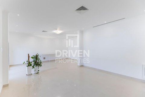 Umm Suqeim, Dubai, UAE의 임대용 빌라 침실 5개, 409제곱미터 번호 655285 - 사진 21