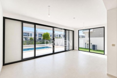 Villa en alquiler en Jebel Ali, Dubai, EAU 4 dormitorios, 763.48 m2 № 744807 - foto 6