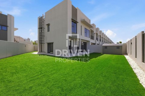 Townhouse in Mohammed Bin Rashid City, Dubai, UAE 4 bedrooms, 326.93 sq.m. № 744801