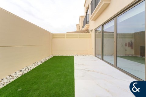 Villa para venda em Jumeirah Golf Estates, Dubai, EAU 3 quartos, 204 m2 № 666998 - foto 15