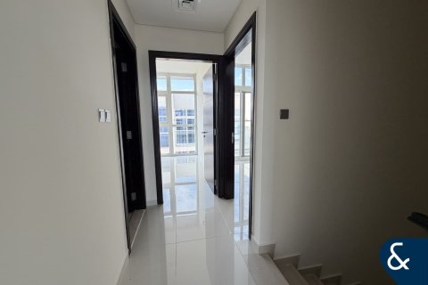Radhus till försäljning i DAMAC Hills (Akoya by DAMAC), Dubai, UAE 3 sovrum, 155 kvm Nr. 666995 - fotografi 16
