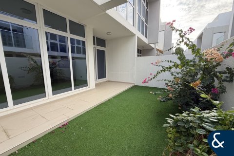 Radhus till försäljning i DAMAC Hills (Akoya by DAMAC), Dubai, UAE 3 sovrum, 155 kvm Nr. 666995 - fotografi 4