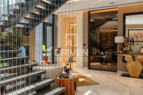 Villa te koop in Jumeirah, Dubai, VAE 5 slaapkamers, 695 vr.m., nr 652945 - foto 1