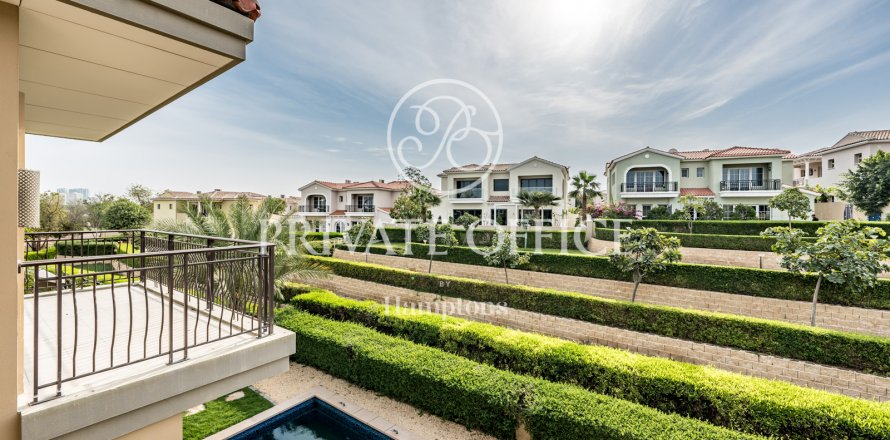 Villa asukohaga Jumeirah Golf Estates, Dubai, AÜE: 5 magamistoaga, 690.455 m² Nr 590402