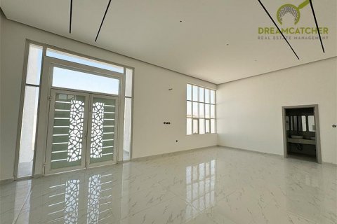 Vila v Al Qusaidat, Ras Al Khaimah, SAE 5 ložnice, 650.1 m² Č.: 588461 - fotografie 6