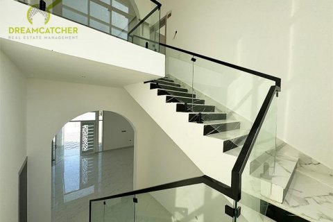 Vila v Al Qusaidat, Ras Al Khaimah, SAE 5 ložnice, 650.1 m² Č.: 588461 - fotografie 4