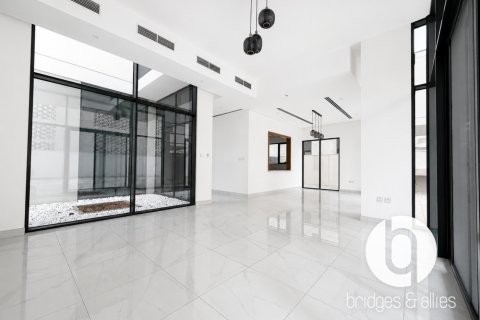 Villa til leie i Al Furjan, Dubai, Emiratene 4 soverom, 52 kvm Nr. 726151 - Foto 4