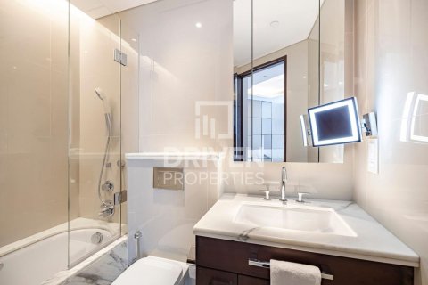 Apartment in Downtown Dubai (Downtown Burj Dubai), Dubai, UAE 3 bedrooms, 187.76 sq.m. № 768151 - photo 18