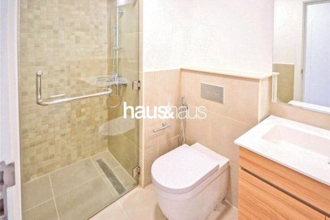 Apartmen di Jumeirah Golf Estates, Dubai, UAE 2 bilik tidur, 134 meter persegi № 626125 - foto 13
