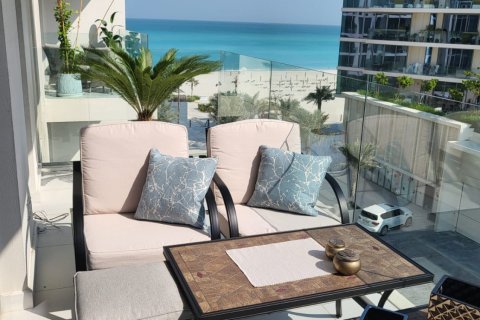 Appartamento in vendita a Saadiyat Island, Abu Dhabi, EAU 2 camere da letto, 214 mq. № 716331 - foto 1