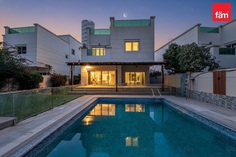 Villa til leie i Dubai, Emiratene 4 soverom, 501.5 kvm Nr. 700000 - Foto 1