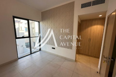 Townhouse in Al Salam Street, Abu Dhabi, UAE 3 bedrooms, 147 sq.m. № 604719 - photo 19