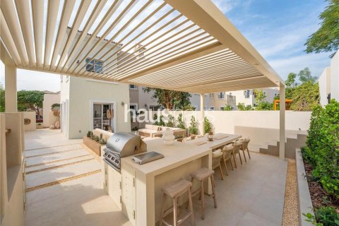 Townhouse in Arabian Ranches, Dubai, UAE 2 bedrooms, 181 sq.m. № 625340 - photo 5