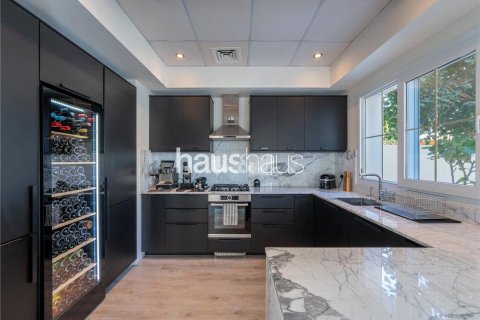 Townhouse in Arabian Ranches, Dubai, UAE 2 bedrooms, 181 sq.m. № 625340 - photo 4