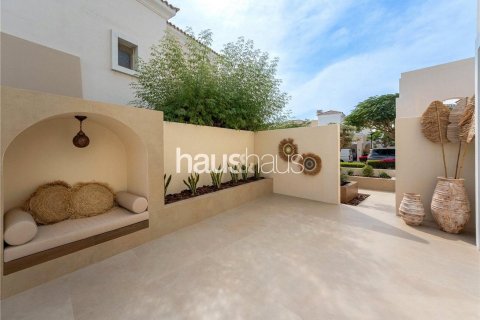 Townhouse in Arabian Ranches, Dubai, UAE 2 bedrooms, 181 sq.m. № 625340 - photo 7