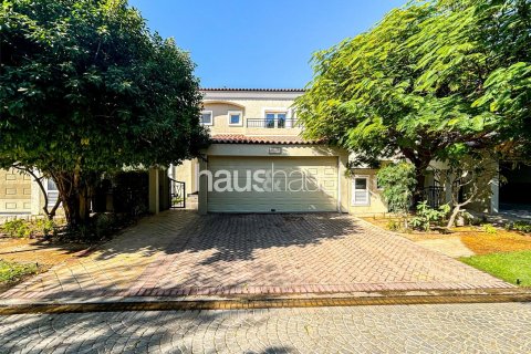 Müüa ridamaja asukohaga Motor City, Dubai, AÜE: 3 magamistoaga, 400 m² Nr 625341 - pilt 2