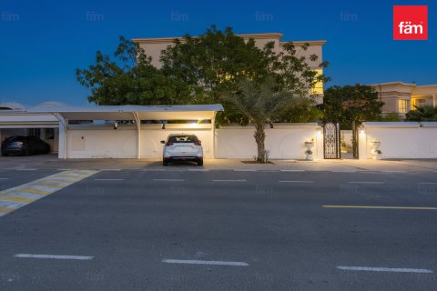 Зняти в оренду віллу в Аль-Барша, Дубай, ОАЕ 5 спалень, 1399.8м2, № 682085 - фото 8