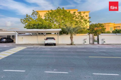 Зняти в оренду віллу в Аль-Барша, Дубай, ОАЕ 5 спалень, 1399.8м2, № 682085 - фото 22