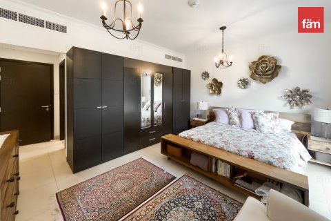 Villa Al Barsha, Dubaijā, AAE 4 istabas, 435.2 m2 Nr. 694265 - attēls 30