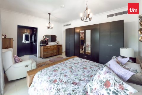 Villa Al Barsha, Dubaijā, AAE 4 istabas, 435.2 m2 Nr. 694265 - attēls 24