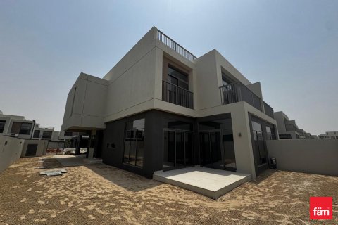 Villa itt: Dubai, EAE, 4 hálószoba, 252 m², azonosító: 694263