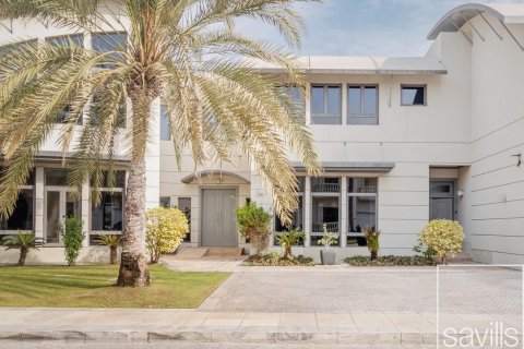 Villa i Palm Jumeirah, Dubai, Emiratene 6 soverom, 1254 kvm nr. 681069
