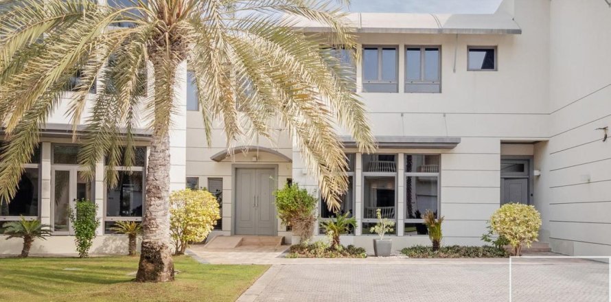 Villa Palm Jumeirah, Dubaijā, AAE 6 istabas, 1254 m2 Nr. 681069
