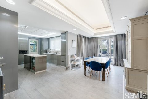 Villa para arrendamento em Dubai Sports City, Dubai, EAU 6 quartos, 1322 m2 № 681068 - foto 6