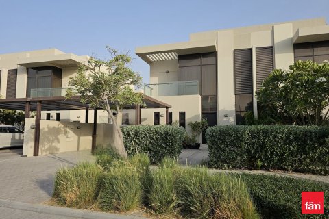 Villa in Dubai, UAE 3 bedrooms, 253.1 sq.m. № 708473