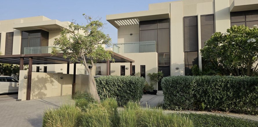 Villa in Dubai, UAE 3 bedrooms, 253.1 sq.m. № 708473