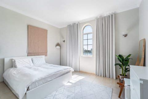 Vila v Jumeirah Islands, Dubai, SAE 4 spálne, 488 m2 č. 696012 - Fotografia 14