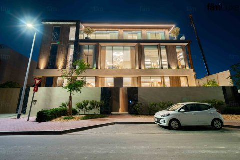 Villa itt: Al Wasl, Dubai, EAE, 5 hálószoba, 929.6 m², azonosító: 689097 - fénykép 3