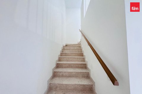 Villa till försäljning i Dubai, UAE 5 sovrum, 371.4 kvm Nr. 723057 - fotografi 10