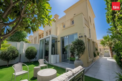 Vila u gradu Dubai, UAE 2 spavaće sobe, 236.4 m2 Br. 723056 - Slika 1