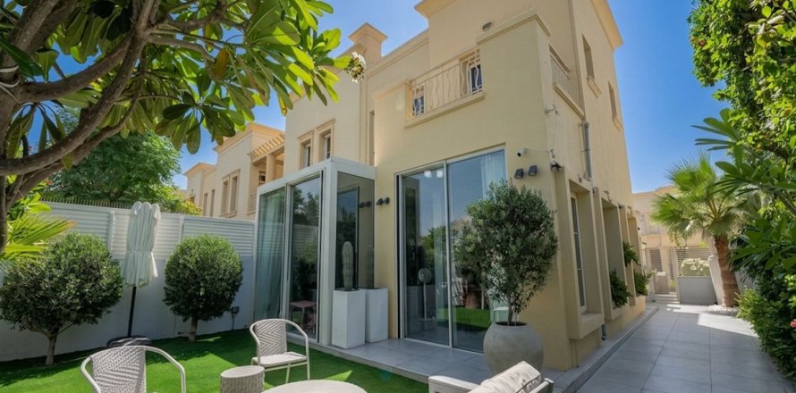 Vila u gradu Dubai, UAE 2 spavaće sobe, 236.4 m2 Br. 723056