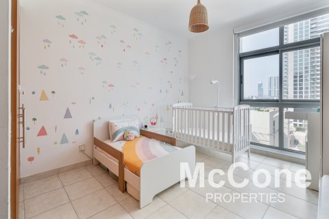 Apartment in The Views, Dubai, UAE 2 bedrooms, 123.93 sq.m. № 587344 - photo 12