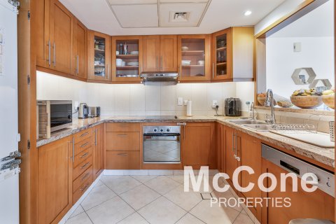 Apartment in The Views, Dubai, UAE 2 bedrooms, 123.93 sq.m. № 587344 - photo 7
