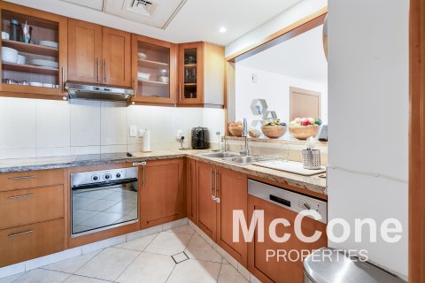 Apartment in The Views, Dubai, UAE 2 bedrooms, 123.93 sq.m. № 587344 - photo 9